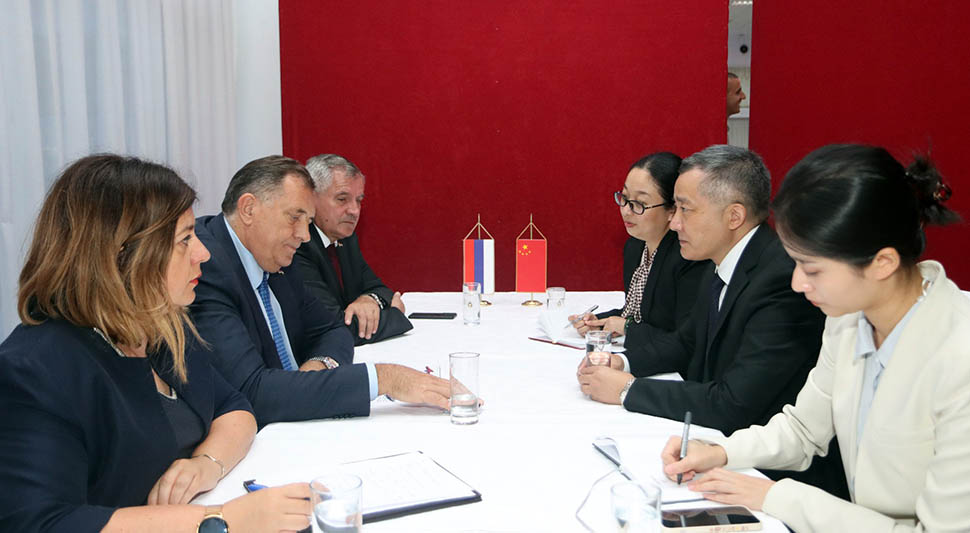 Dodik i Dji Ping.jpg